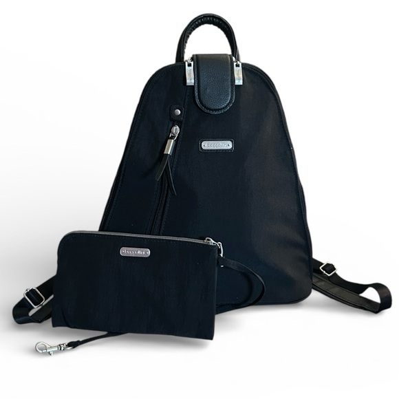 Baggallini Metro Convertible Strap Backpack Sling Purse Bag in Black main image 3